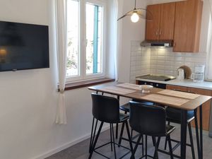 19046618-Ferienwohnung-4-Postira-300x225-1