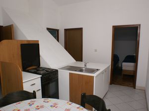 19128133-Ferienwohnung-3-Postira-300x225-3