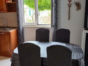 19129912-Ferienwohnung-4-Postira-300x225-4