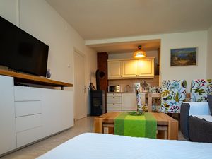 19375058-Ferienwohnung-7-Postira-300x225-3