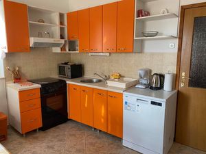 19379042-Ferienwohnung-5-Postira-300x225-3