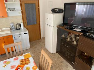 19379042-Ferienwohnung-5-Postira-300x225-4