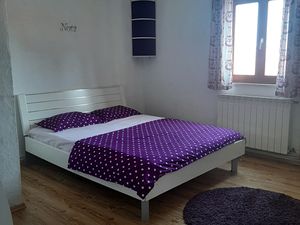 23049319-Ferienwohnung-6-Postira-300x225-5