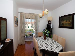 23153019-Ferienwohnung-2-Postira-300x225-5