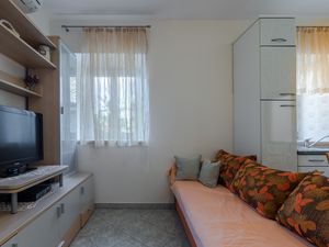 23437751-Ferienwohnung-4-Postira-300x225-1