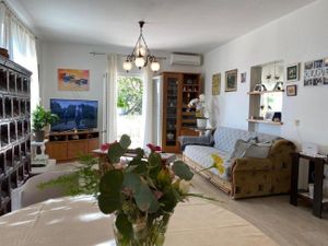 23920484-Ferienwohnung-4-Postira-300x225-1