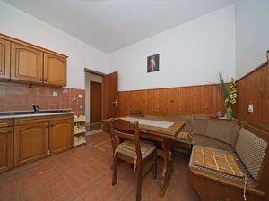 23968307-Ferienwohnung-6-Postira-300x225-3