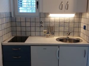 23968320-Ferienwohnung-3-Postira-300x225-4