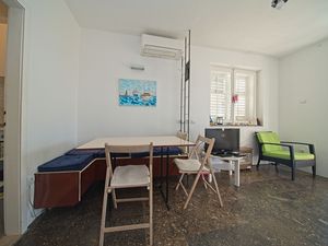 23980760-Ferienwohnung-4-Postira-300x225-5