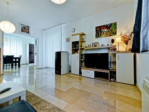 23927121-Ferienwohnung-2-Postira-300x225-3