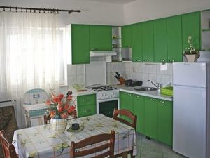 23932114-Ferienwohnung-3-Postira-300x225-3