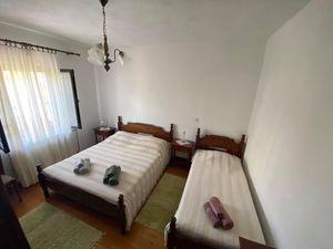 23932114-Ferienwohnung-3-Postira-300x225-4