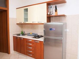 23932744-Ferienwohnung-3-Postira-300x225-3