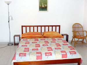 23927125-Ferienwohnung-3-Postira-300x225-3