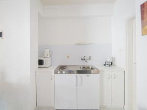 24057617-Ferienwohnung-2-Postira-300x225-1