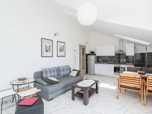 24057736-Ferienwohnung-4-Postira-300x225-2