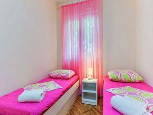 24058692-Ferienwohnung-6-Postira-300x225-4