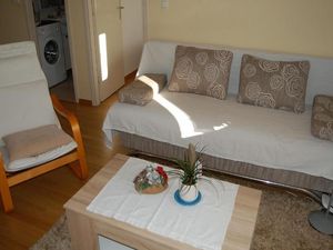 24058751-Ferienwohnung-4-Postira-300x225-5