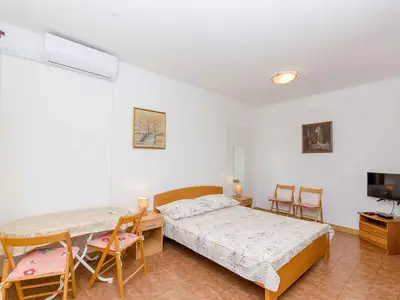 Ferienwohnung für 2 Personen (23 m²) in Postira 6/10