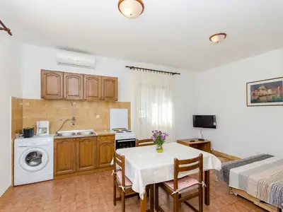 Ferienwohnung für 2 Personen (35 m²) in Postira 9/10