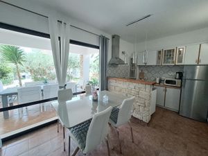 23956420-Ferienwohnung-5-Potirna-300x225-0