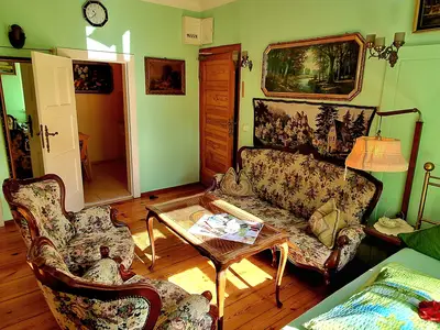 Photo, INSIDE, OUTSIDE