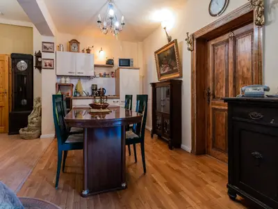 Photo, INSIDE, OUTSIDE