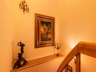 Photo, INSIDE, OUTSIDE