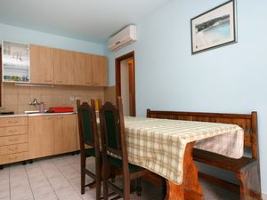 23926729-Ferienwohnung-4-Povile-300x225-1