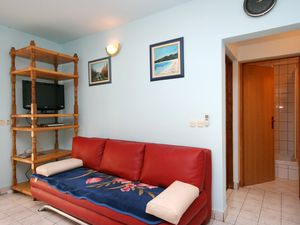 23926729-Ferienwohnung-4-Povile-300x225-2