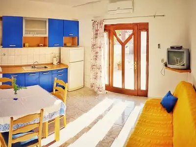 Ferienwohnung für 3 Personen in Povlja 9/10