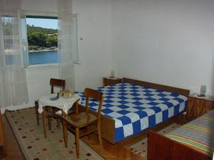 18923796-Ferienwohnung-6-Povlja-300x225-3