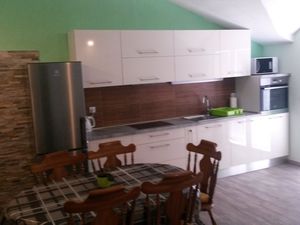 23931471-Ferienwohnung-4-Povlja-300x225-3