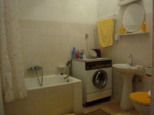 23926226-Ferienwohnung-4-Povlja-300x225-5