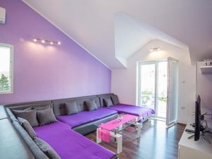 23931901-Ferienwohnung-4-Povlja-300x225-1