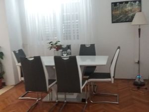 23932790-Ferienwohnung-4-Povlja-300x225-3