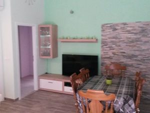 23939556-Ferienwohnung-6-Povlja-300x225-1