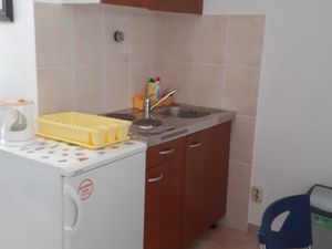 24058626-Ferienwohnung-2-Povlja-300x225-1