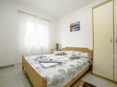 Ferienwohnung für 4 Personen (65 m²) in Povlja 9/10