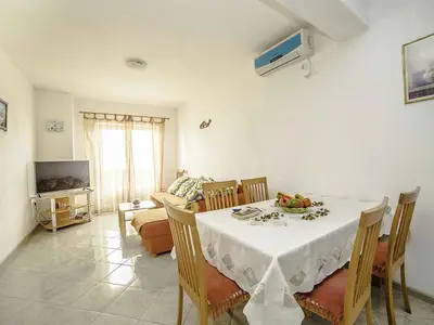Ferienwohnung für 4 Personen (65 m²) in Povlja 9/10