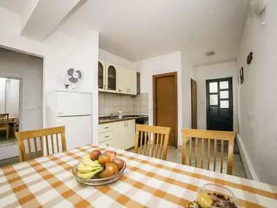 Ferienwohnung für 4 Personen (65 m²) in Povlja 9/10
