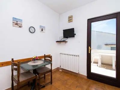 Ferienwohnung für 2 Personen (30 m²) in Povljana 5/10