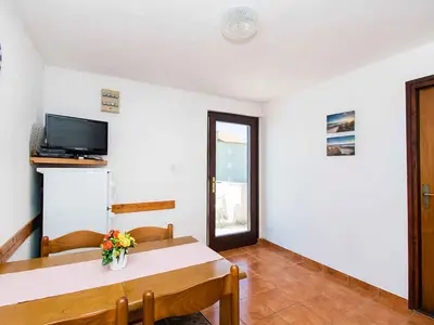 Ferienwohnung für 4 Personen (36 m²) in Povljana 6/10