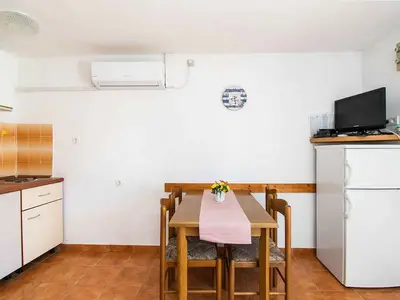Ferienwohnung für 4 Personen (36 m²) in Povljana 7/10