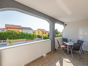 23738492-Ferienwohnung-4-Povljana-300x225-1