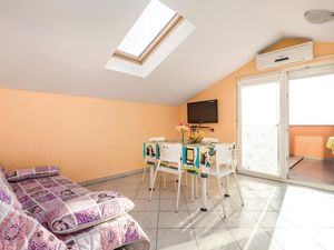 23738815-Ferienwohnung-4-Povljana-300x225-1