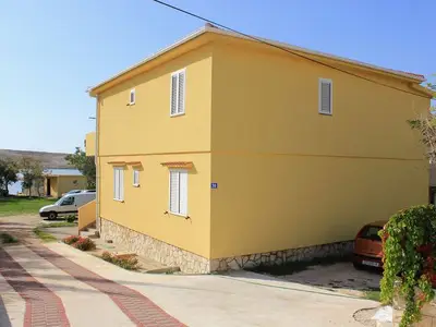 Ferienwohnung für 3 Personen in Povljana 3/10