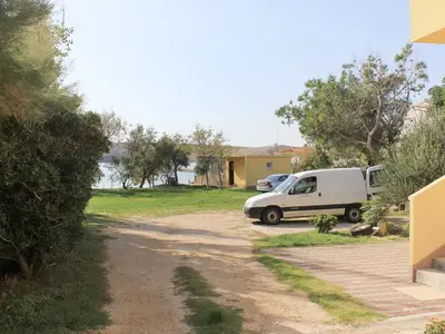 Ferienwohnung für 3 Personen in Povljana 9/10