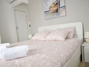 18322380-Ferienwohnung-6-Povljana-300x225-5