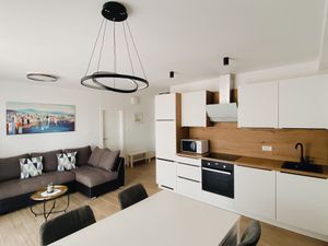 18321655-Ferienwohnung-5-Povljana-300x225-4